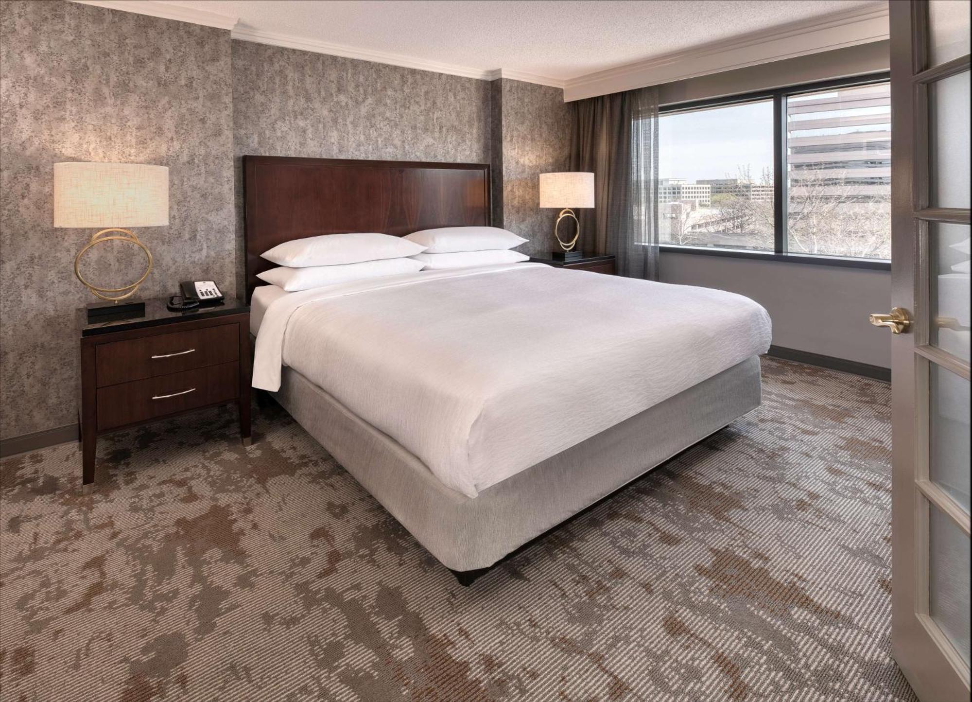 Hotel Embassy By Hilton Washington Dc 4*